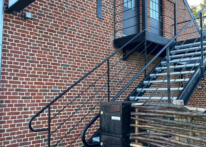 Centre Bourg Arrivée Et Départ Autonome * Boue (Aisne)